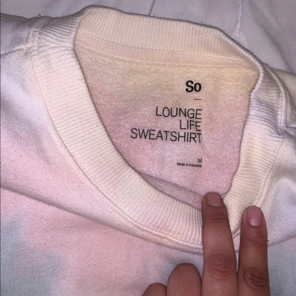 Huge Sweater - Picture 2 of 3